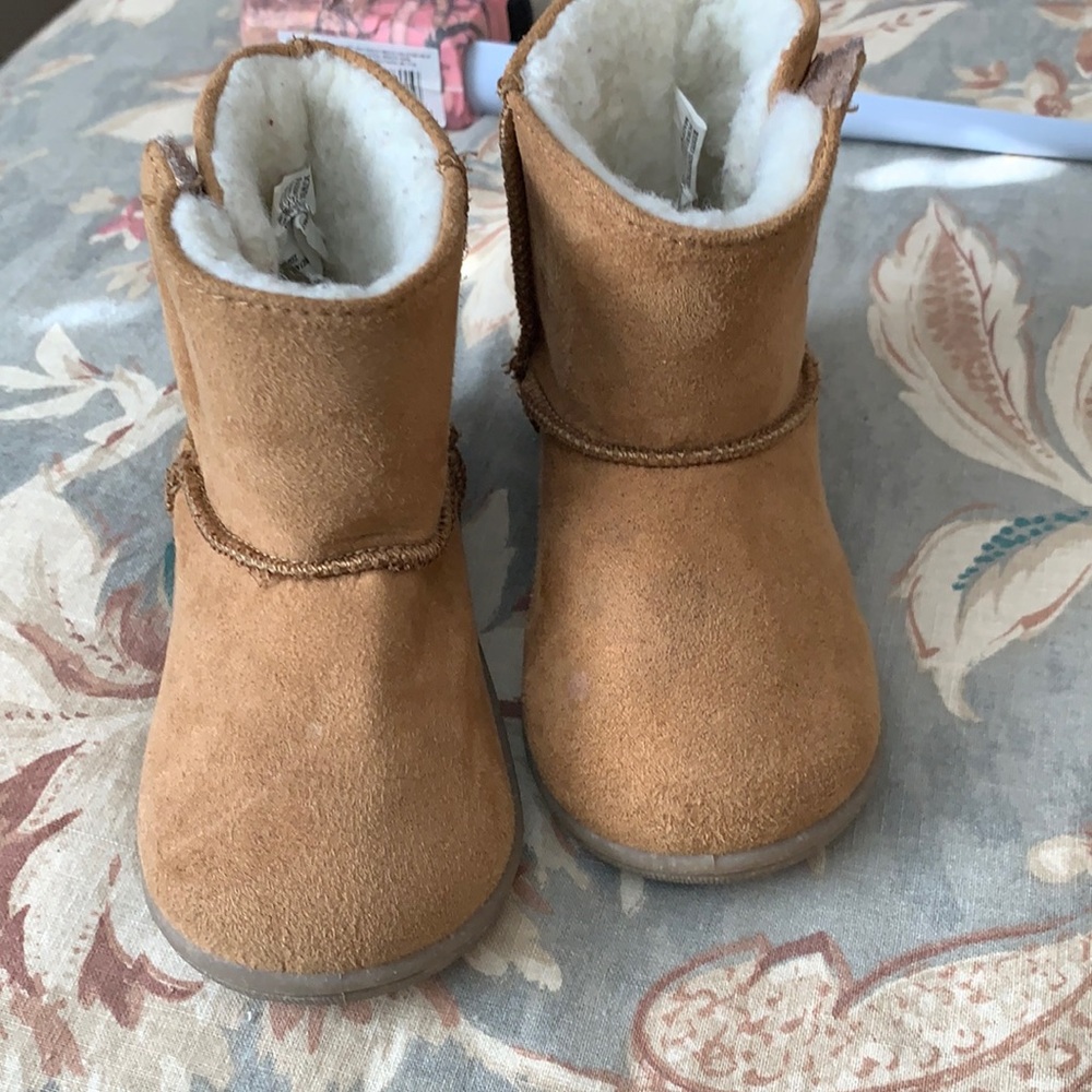 3 pairs of baby size 5 shoes